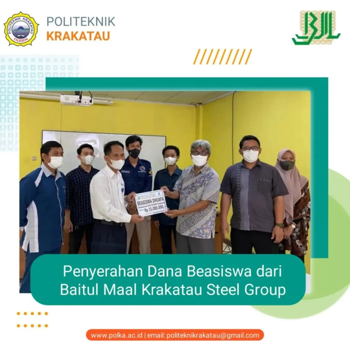 Penyerahan Dana Beasiswa dari Baitul Maal Krakatau Steel Group